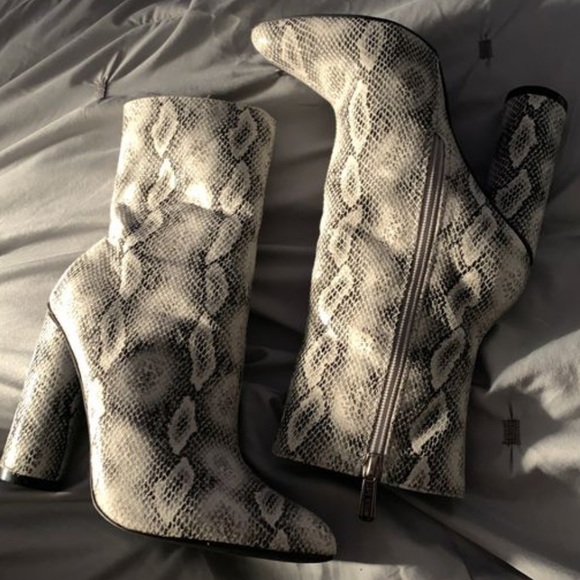 BRAND NEW SNAKE SKIN ANKLE BOOTIES - Picture 2 of 5